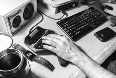 英超名哨泰勒：家人因我遭辱骂不再看球，怒批裁判 “完美” 文化